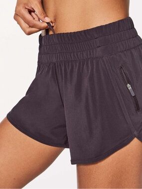 Lululemon Tracker Low-Rise Short V Size 8 Pelt